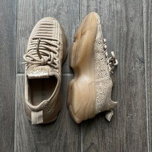 Steve Madden stoned tennis shoes